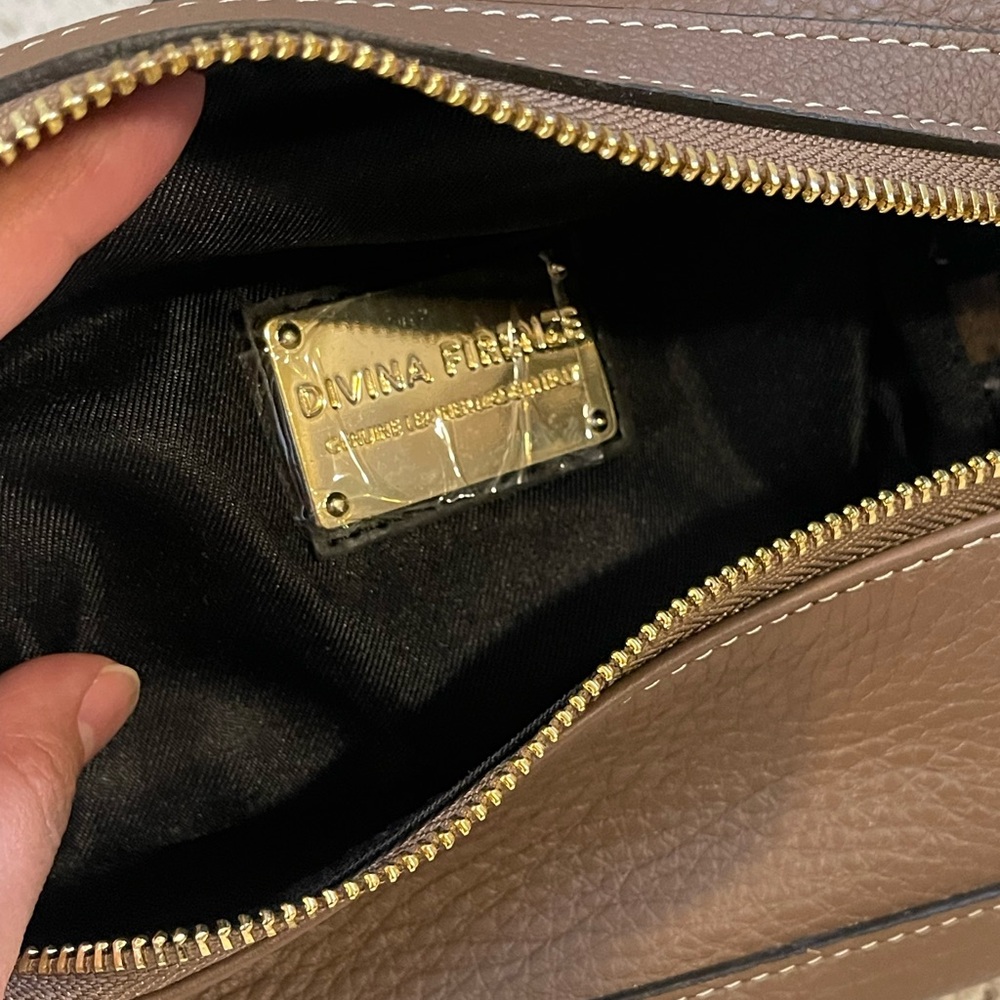 Divina Firenze Crossbody Bag with Gold Chain - Picture 5 of 8